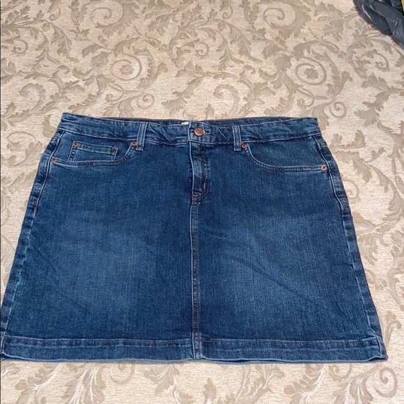 G.H. Bass & Co. Dresses & Skirts - Bass Classic A Line Denim Skirt